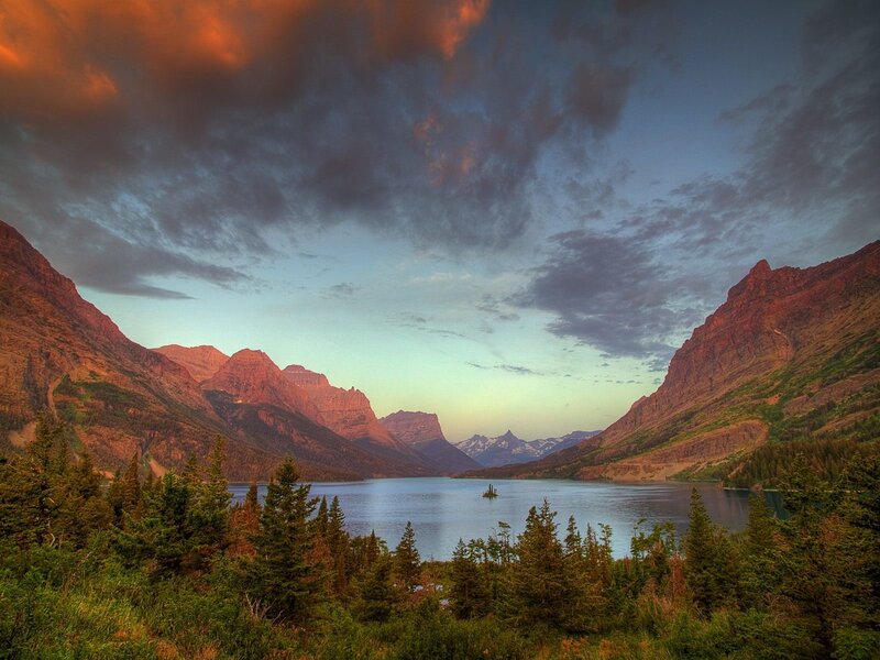 Mountain Lake at Sunset — Dramatic
