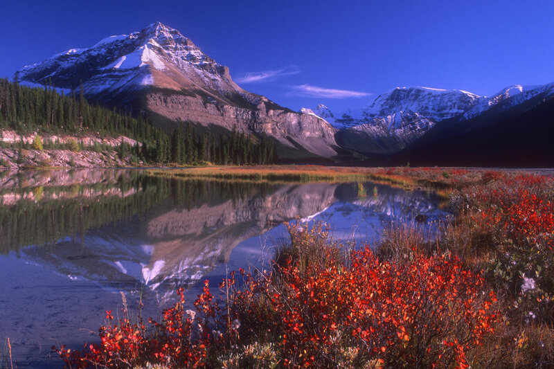 Mountain lake in autumn