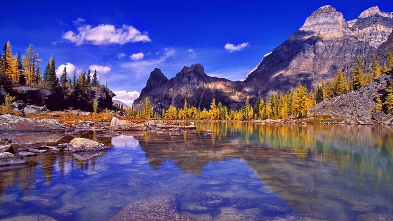 Mountain lake in autumn