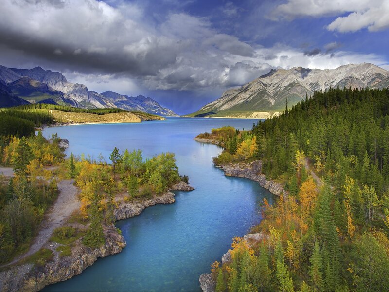 Mountain lake in autumn