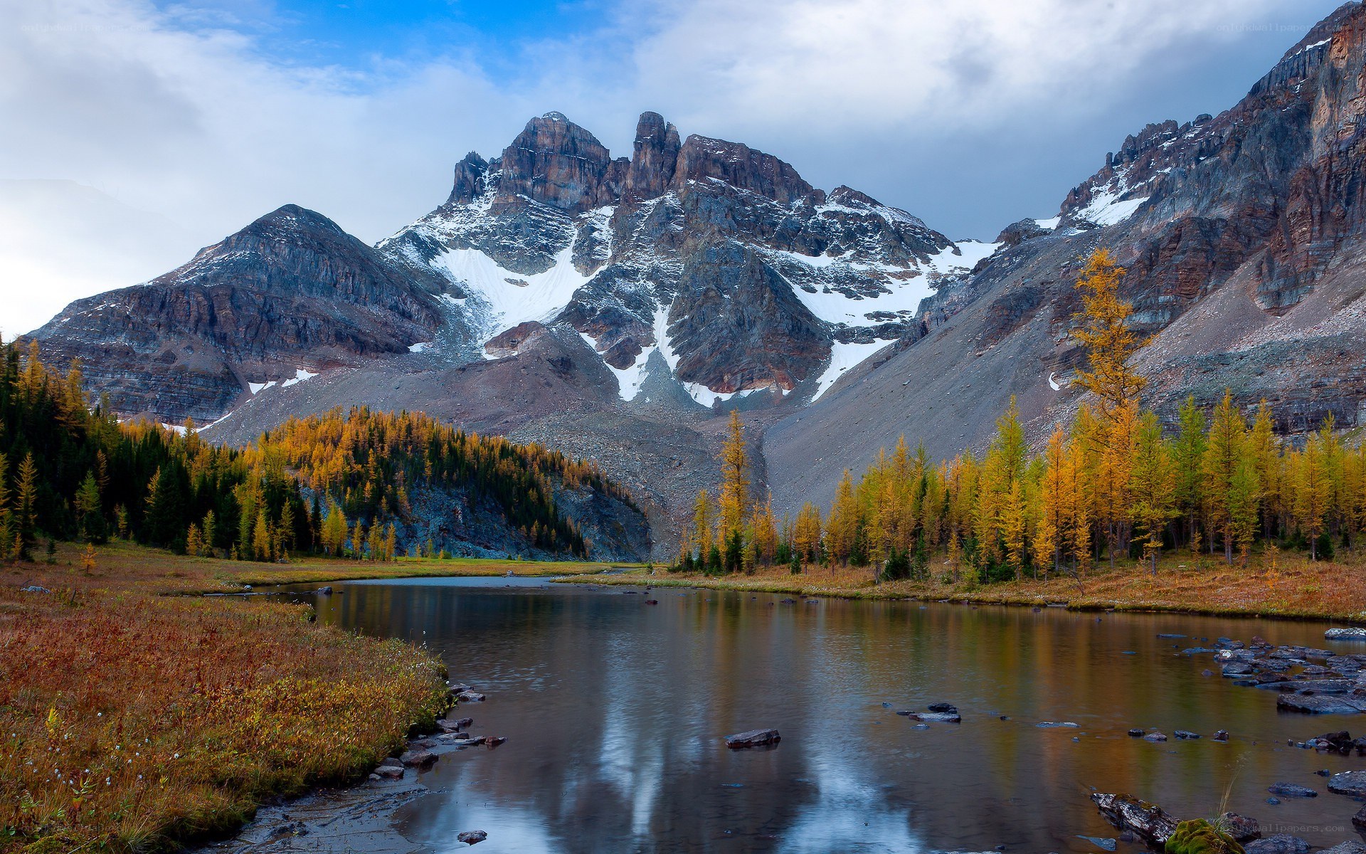 Mountain lake in autumn