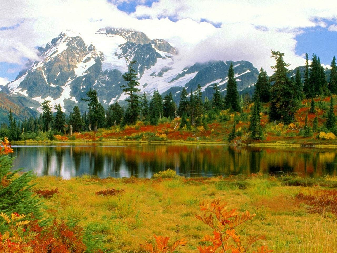 Mountain lake in autumn