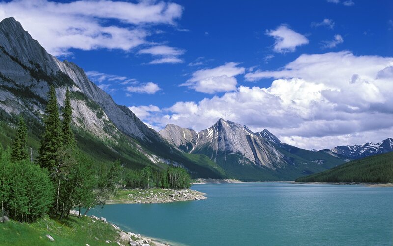 Mountain lake in the Canadian Rockies