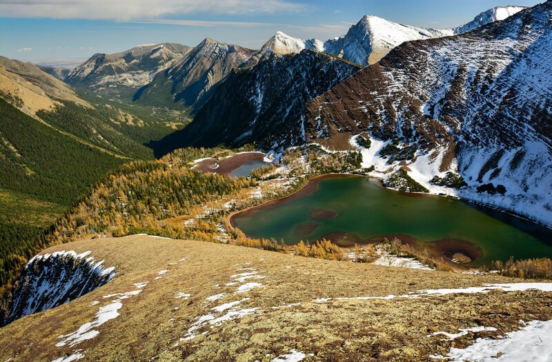Mountain Lake in Valley — Green, Serene, Autumn