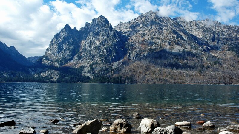 mountain lake landscape