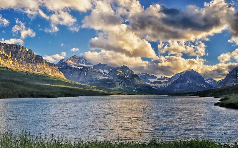 Mountain Lake Landscape — Dramatic, Grass
