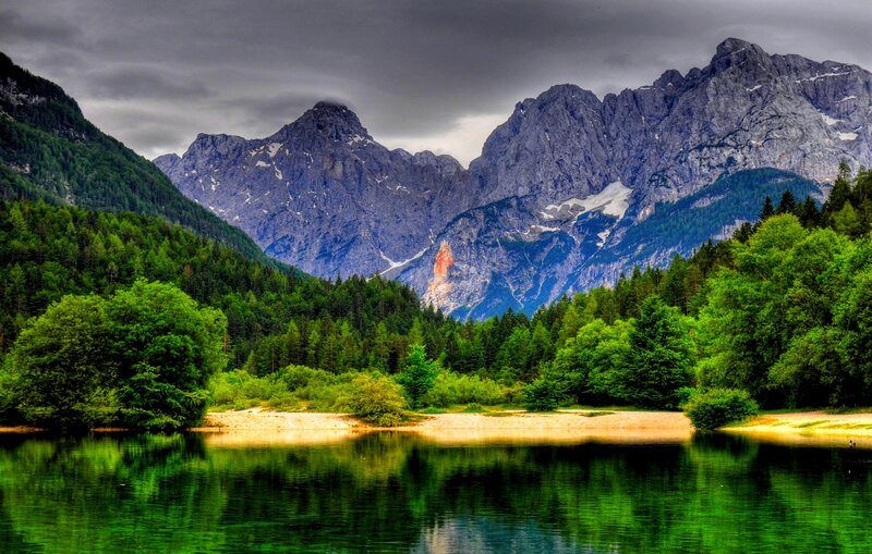 Mountain Lake Landscape — Green, Dramatic, Photograph, Mountains, Forest