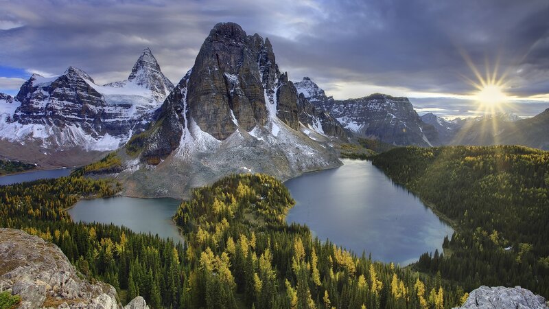 Mountain Lake Landscape — Green, Dramatic, Sunset, Photograph, Mountains, Forest, Sun