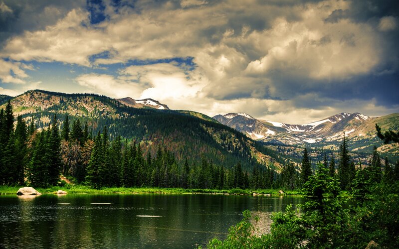 Mountain Lake Landscape — Green, Mountains