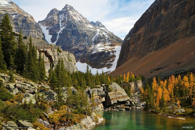 Mountain Lake Landscape — Green, Serene, Autumn, Photograph, Snow-capped Peaks