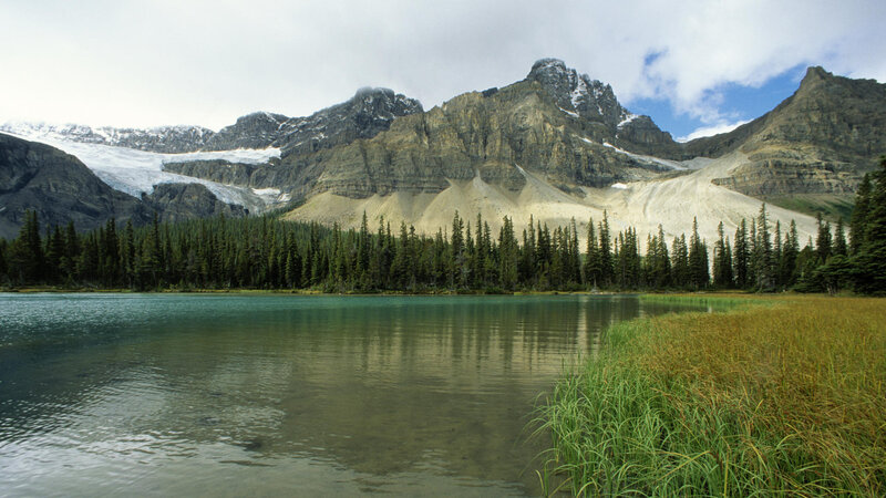 Mountain Lake Landscape — Green, Serene, Summer, Photograph, Mountains
