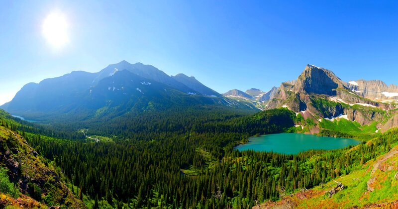 Mountain Lake Panorama — Green