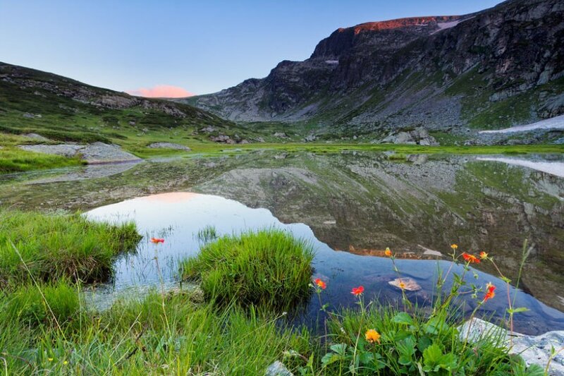 Mountain Lake Reflection — Green, Serene