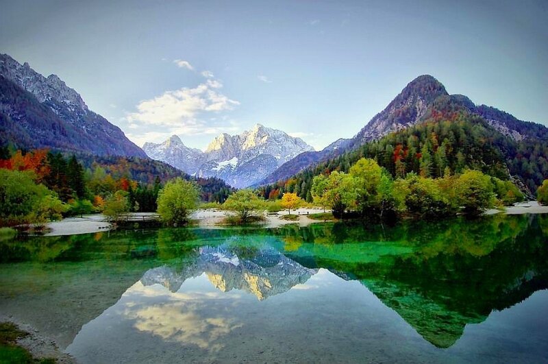 Mountain Lake Reflection — Green
