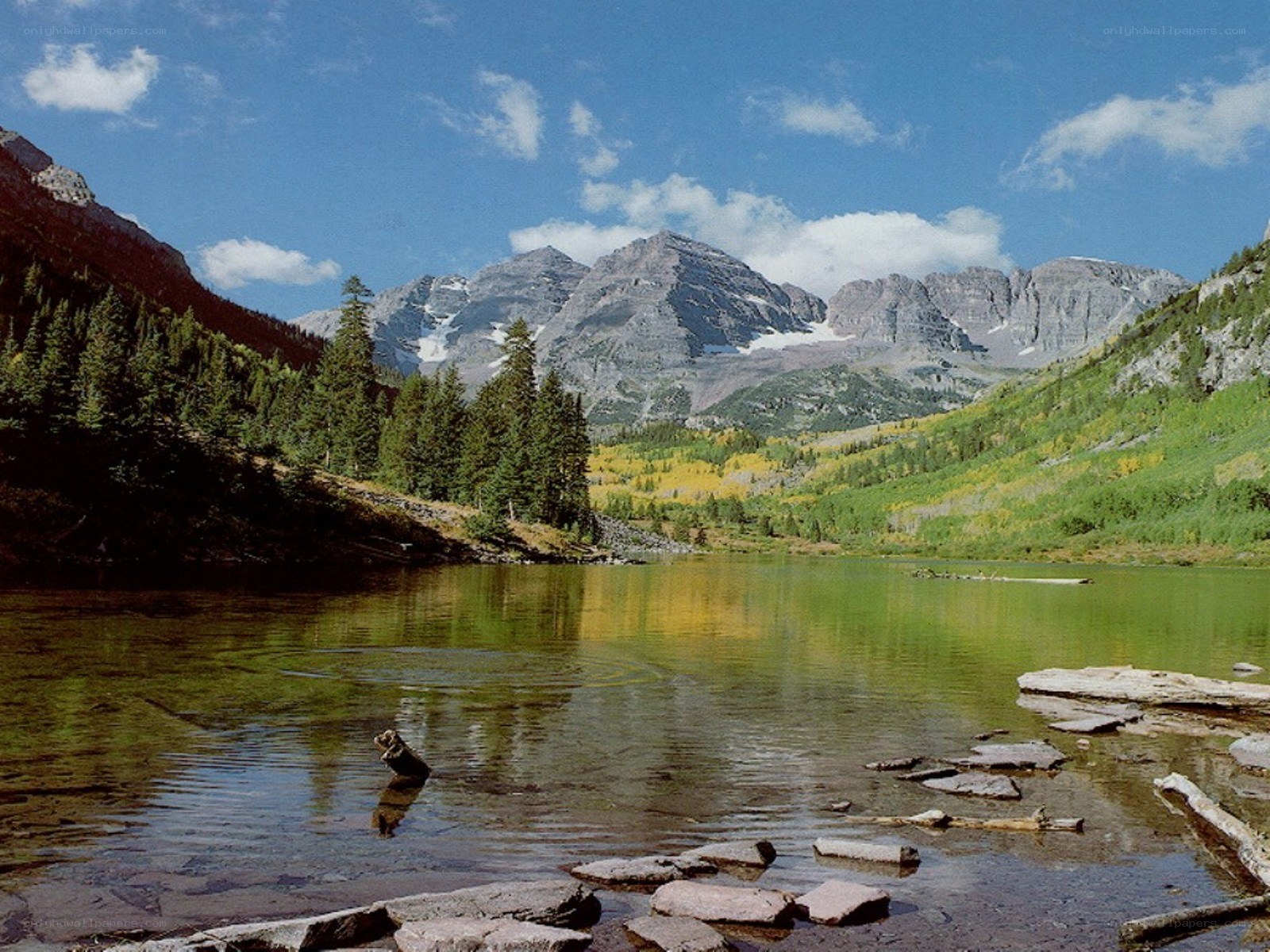 Mountain lake with autumn foliage