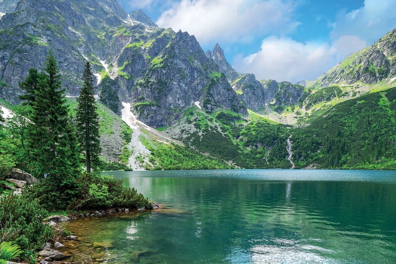 Mountain Lake with Peaks — Green