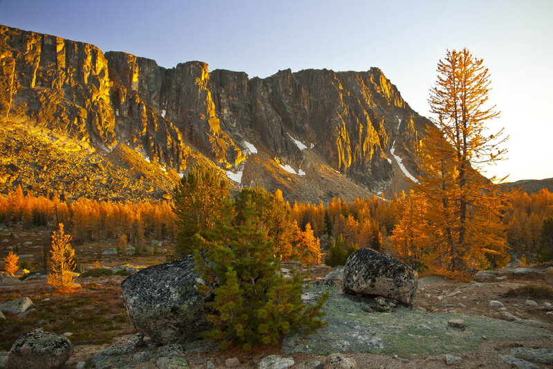 Mountain Landscape at Sunset — Gold, Serene