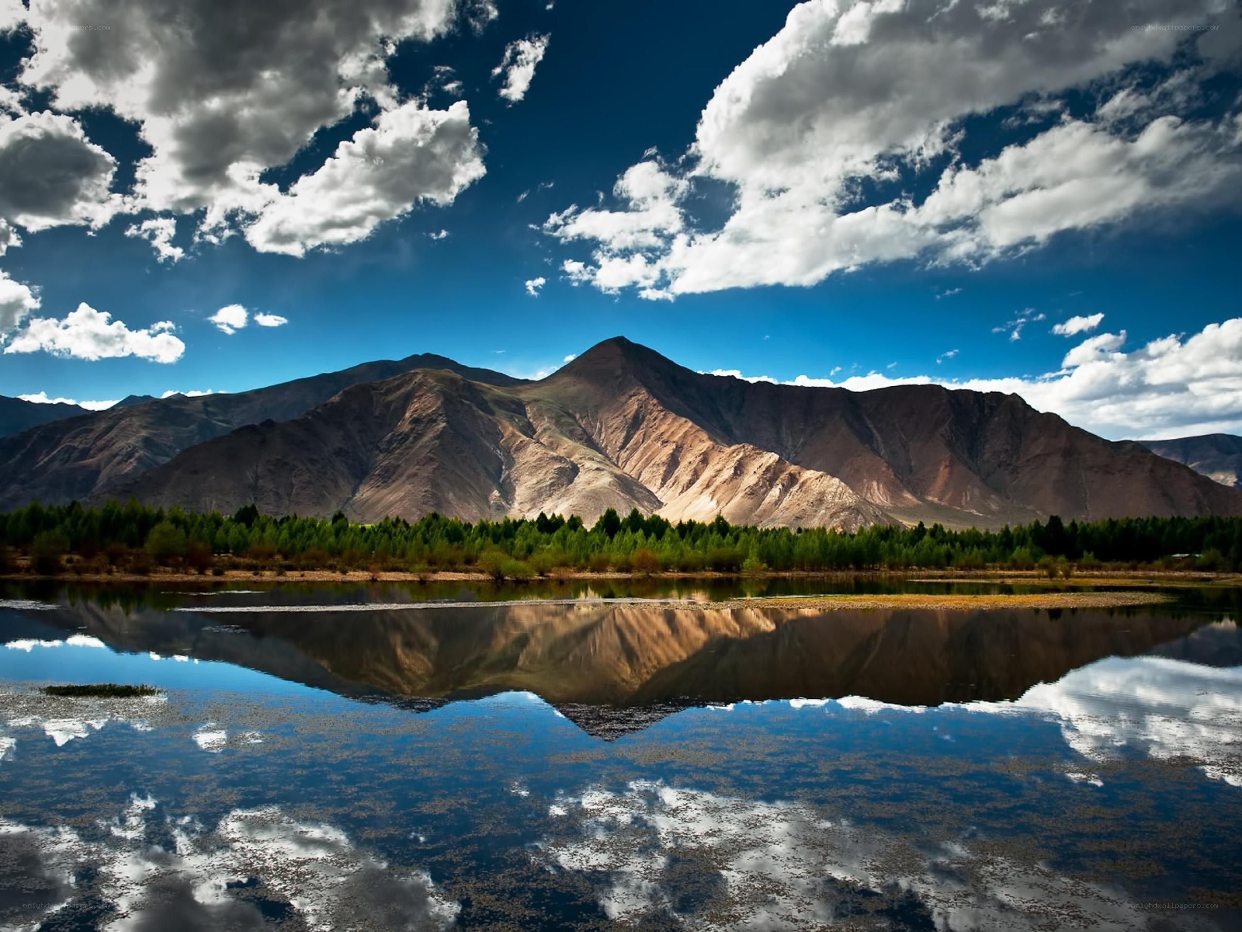 Mountain landscape with lake reflection
