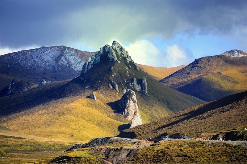Mountain landscape with rocky peaks