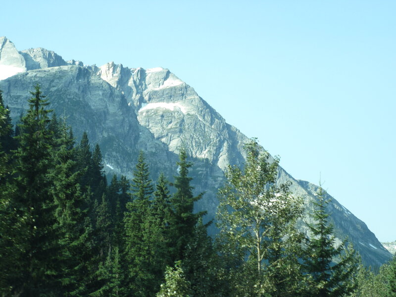 Mountain Peak with Snow — Green