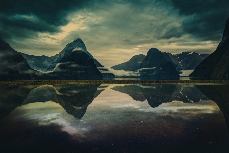 Mountain Peaks in Water — Green