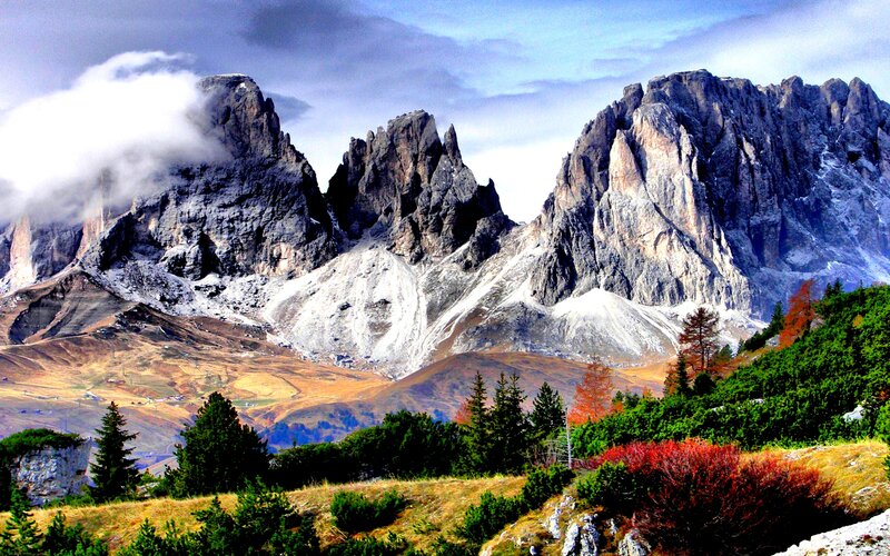 Mountain Peaks with Clouds — Gray