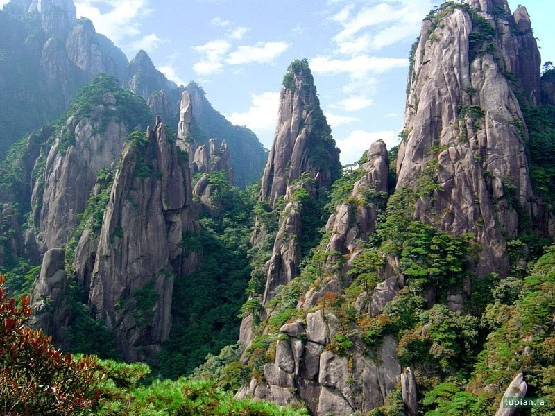 mountain peaks with greenery