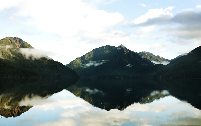 Mountain Range in Lake — Green, Serene