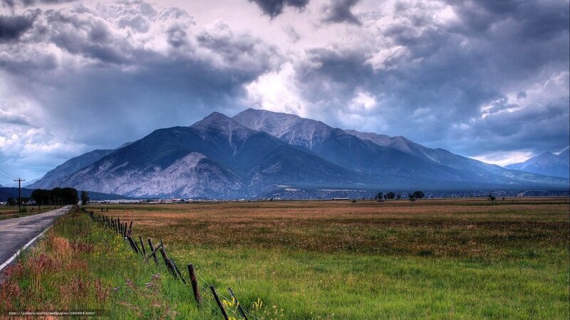 Mountain Range in Valley — Green, Dramatic