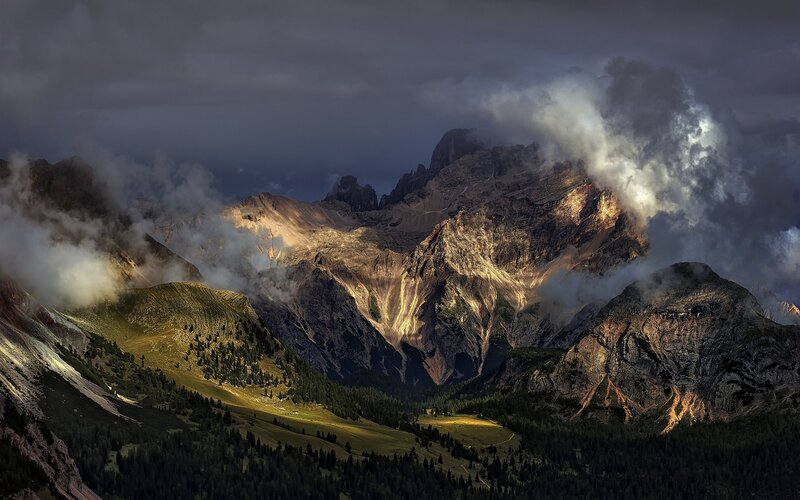 Mountain Range with Clouds — Gray, Dramatic, Sunset