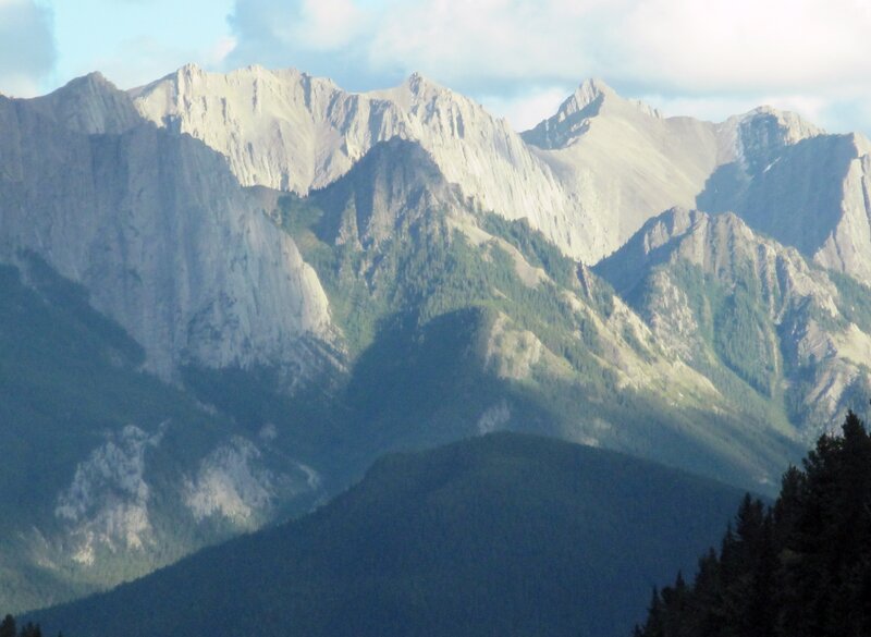 Mountain Range with Peaks — Green