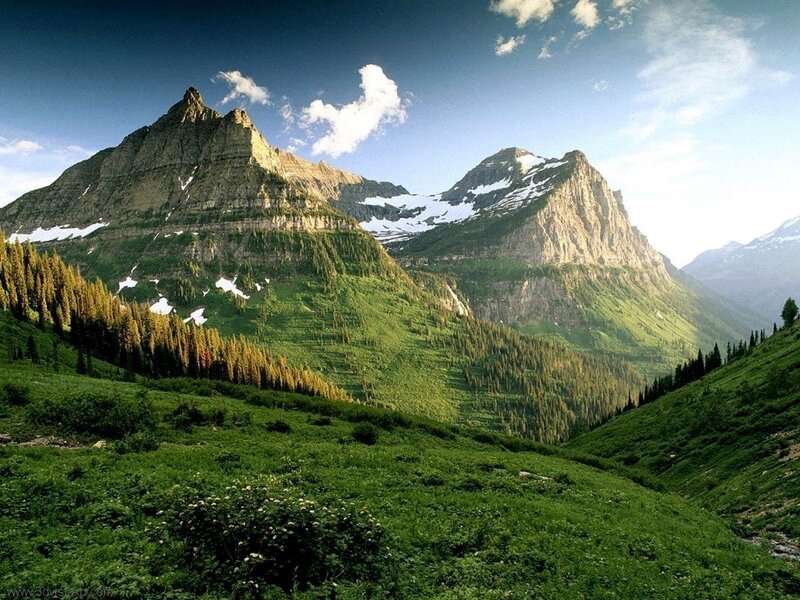 Mountain Range with Snow — Serene