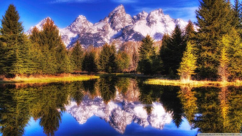mountain reflection in lake