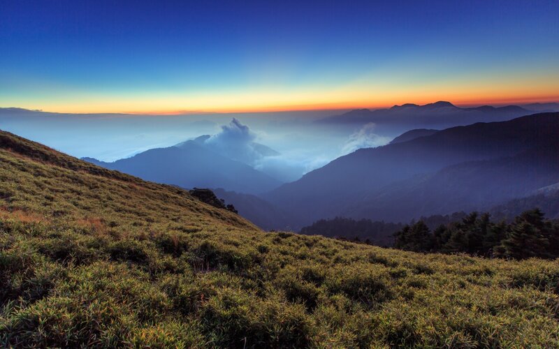 Mountain sunset with sea of clouds