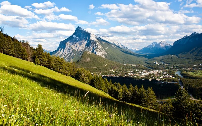 Mountain Town Valley — Green, Serene