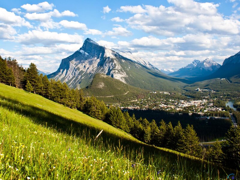 Mountain Town Valley — Green
