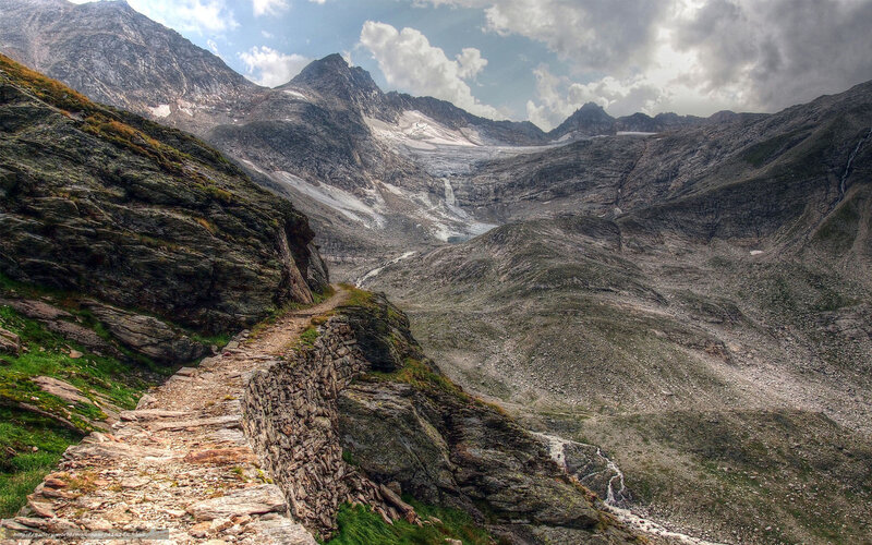 Mountain Trail in Valley — Gray, Dramatic