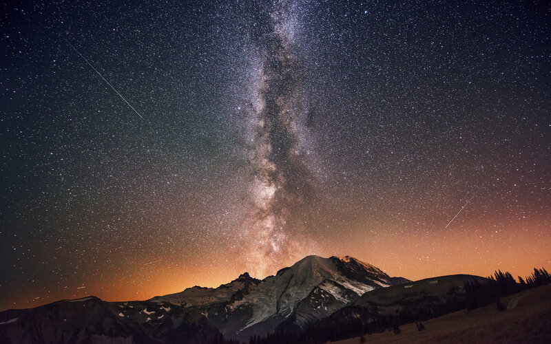 Mountain under Starry Sky — Black, Serene