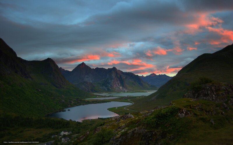 Mountain Valley at Dusk — Green