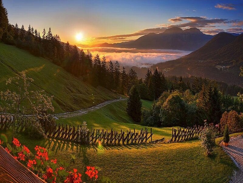 Mountain Valley at Sunrise — Green, Serene