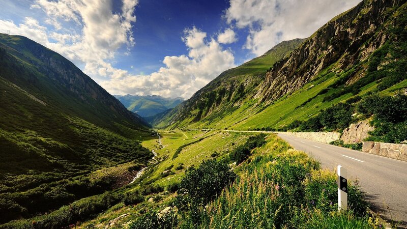 Mountain Valley Road — Green, Serene