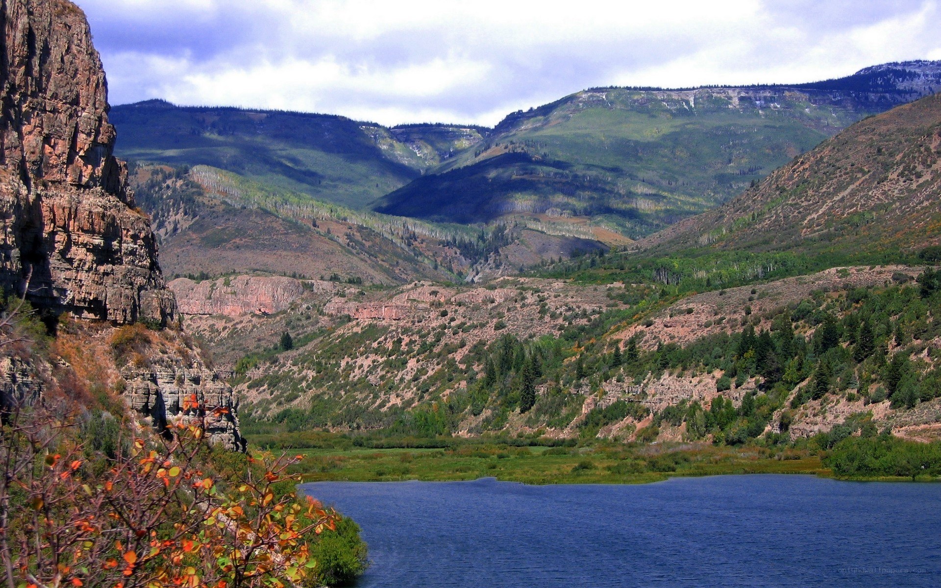 mountain valley with lake