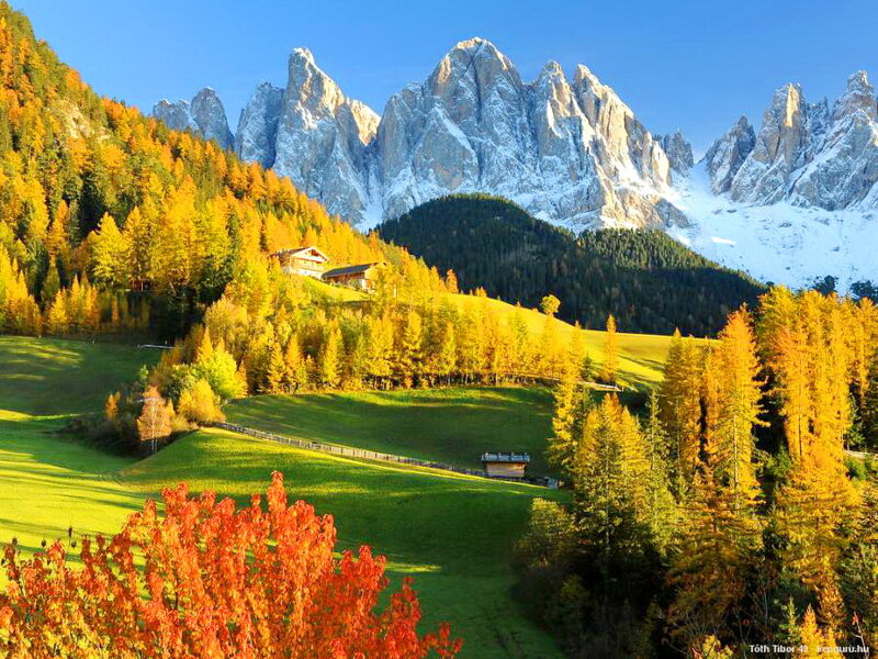 Mountain Village in Autumn — Green, Serene