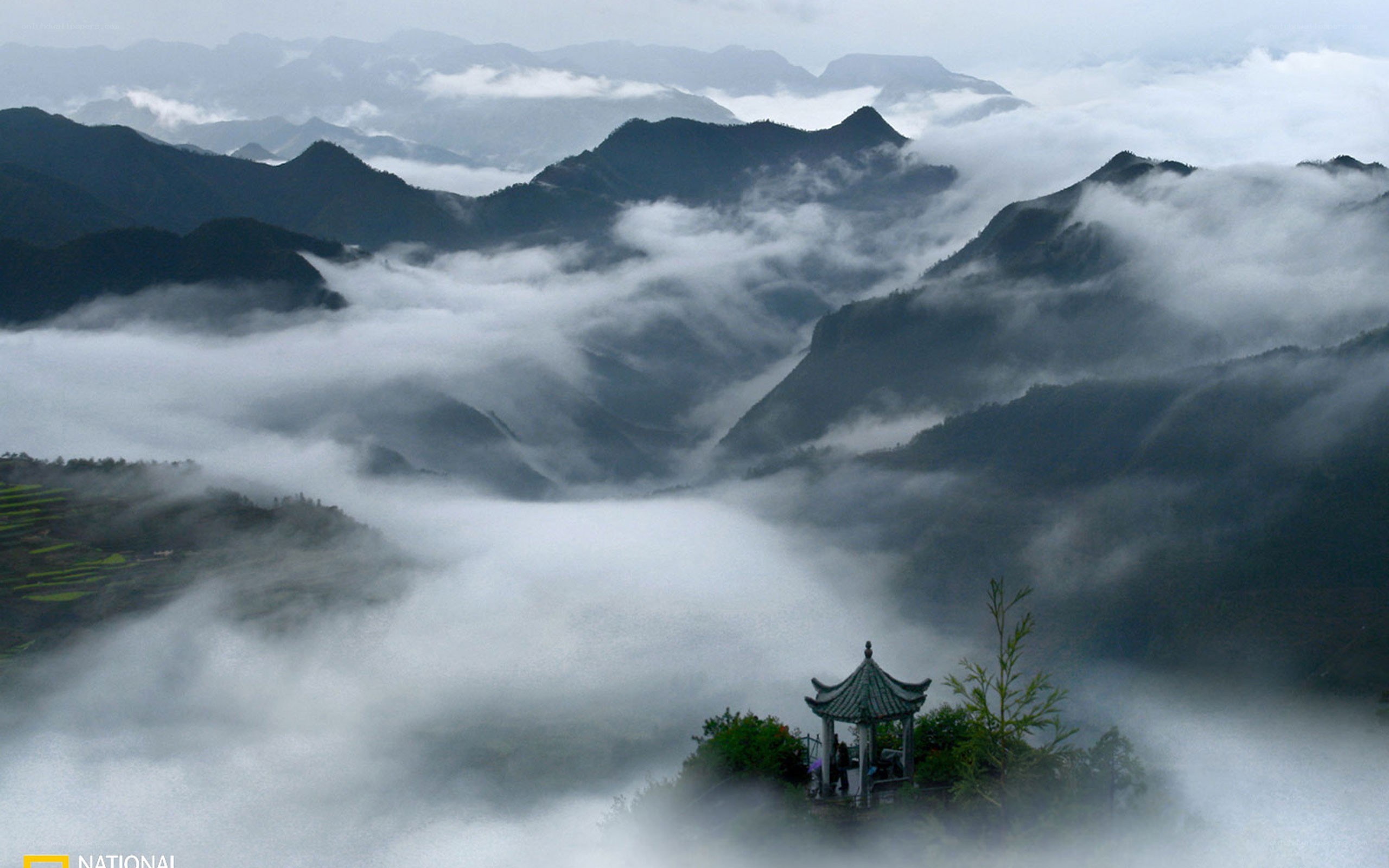 Mountain vista with cloud sea