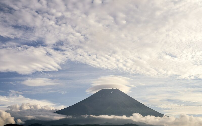 Mountain with Lenticular Cloud — White