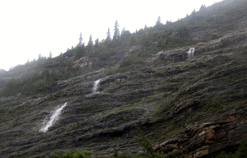 Mountain with Waterfalls — Gray