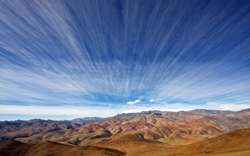 Mountainous Desert Landscape — Blue, Serene