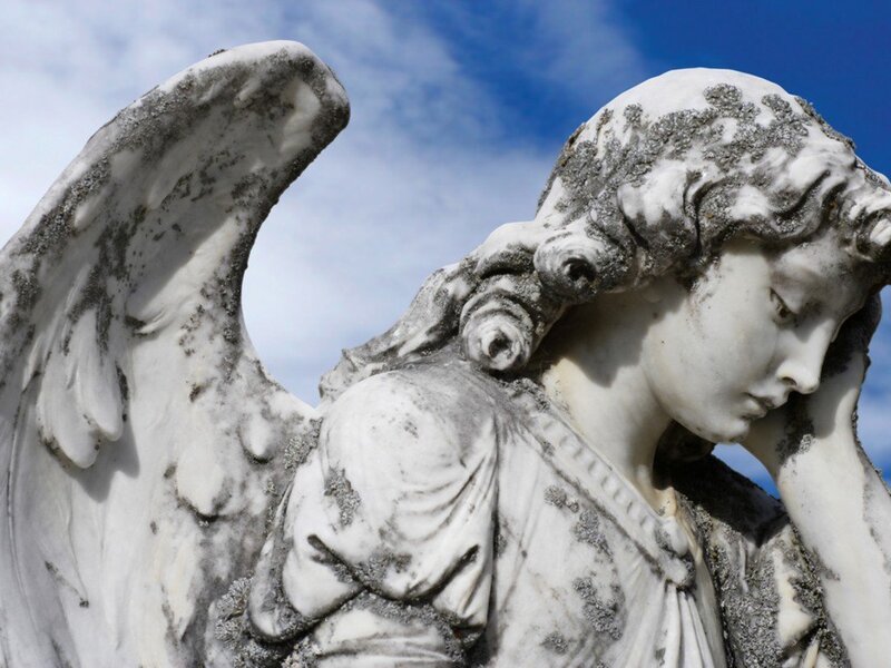 mourning angel statue