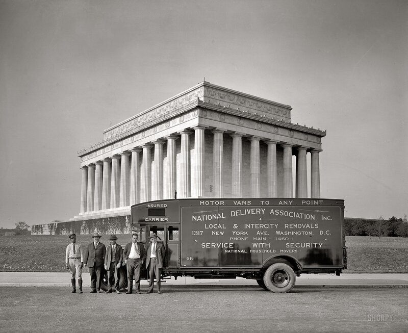 Moving truck at Lincoln Memorial