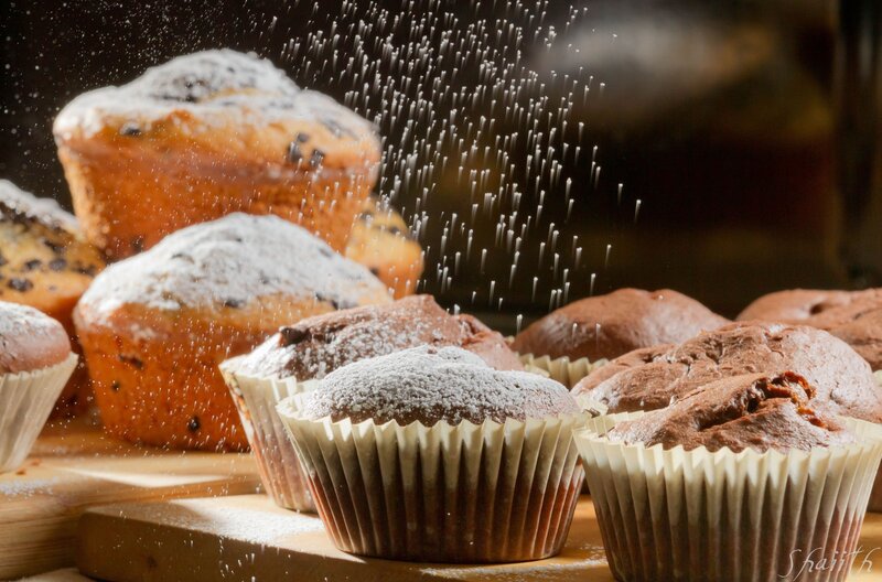 Muffins with powdered sugar